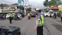 Ribuan Kendaraan Melintas di Jalur Wisata Subang Selatan