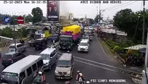 Libur Natal, Simpang Tiga Mengkreng Kediri Padat Merayap