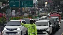 Polisi Ungkap 20.000 Kendaraan Keluar dari Jalur Puncak