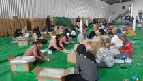 Hari Pertama Pelipatan Surat Suara, KPU Balikpapan Temukan Surat Suara Rusak