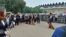 Jelang Debat Capres, Polisi Kerahkan Anjing Pelacak untuk Sterilisasi Istora Senayan