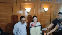 Rieke Serahkan Surat Pencatatan Ciptaan 20 Kekayaan Intelektual ke ANRI