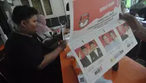 Sortir dan Lipat Surat Suara, Dua Petugas di Kabupaten Bekasi Pingsan