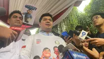 Bagi-bagi Susu Ditandingi Pemberian Telur, TKN: Itu Sudah Masuk Menu Makan Siang Gratis