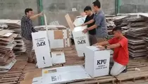KPU Kota Kediri Mulai Rakit Puluhan Ribu Kotak Suara Pemilu