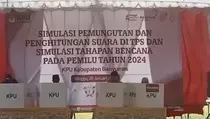 KPU Banyumas Simulasi Pemungutan Suara Pemilu 2024 dalam Suasana Banjir