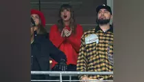 Taylor Swift Semangati Travis Kelce di Kejuaraan AFC 2024