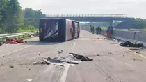 Bus Rombongan Satgas Partai Hanura Terguling di Tol Solo-Ngawi, 2 Orang Tewas dan Puluhan Luka-luka