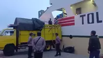 KPU Sumenep Gunakan Perahu Nelayan Distribusikan Logistik ke Wilayah Terluar