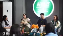 Repnas Prabowo-Gibran Latih Mak-mak dan UMKM Live Jualan di TikTok