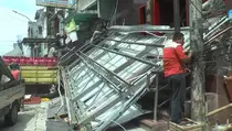 Kanopi Teras Kelenteng di Makassar Roboh, 2 Pekerja Dilarikan ke Rumah Sakit