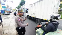 Lebih dari 2 Jam Wisatawan Lembang Terjebak Macet Menuju Kawasan