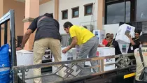 KPU Mimika Mulai Distribusi Logistik Pemilu ke Pedalaman dan Pesisir via Pesawat Terbang