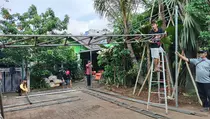 Jelang Pencoblosan 14 Februari, Warga Ciledug Tangerang Mulai Dirikan TPS