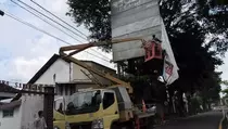 Masa Tenang Pemilu 2024, Petugas di Temanggung Sapu Bersih APK
