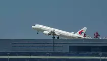 Ingin Saingi Airbus dan Boeing, Pesawat Tiongkok Debut Global di Singapura