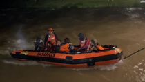 4 Jam Terjebak Aliran Sungai, 12 Warga Polewali Mandar Akhirnya Diselamatkan Tim SAR