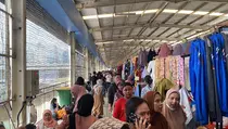 Video: Jelang Lebaran, Warga Serbu Pasar Tanah Abang