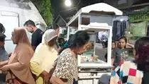 Penuhi Nazar Prabowo Presiden, Pedagang Bakso Keliling di Surabaya Bagikan Dagangannya
