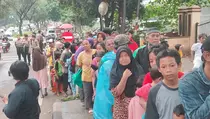 Berburu Takjil Gratis di Jalan Tegar Beriman Jadi Tradisi Ramadan di Kawasan Cibinong