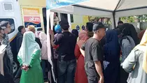 Warga Boyolali Rela Antre Berjam-jam untuk Mendapatkan Uang Baru