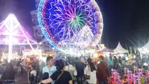Isi Waktu Libur Lebaran, Ratusan Warga Padati Wahana Pasar Malam Medan
