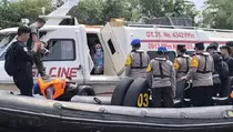Patroli Arus Balik, Kapolda Riau Sidak Speedboat di Tengah Perairan Sungai Siak