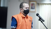 Pakai Rompi Oranye, Mantan Kepala Rutan KPK Minta Maaf
