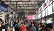 H+10 Lebaran, Stasiun Pasar Senen Masih Padat