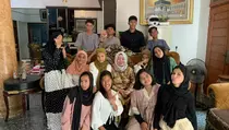 Diduga Ditipu Rp 500 Juta oleh Mantan Pejabat, Nenek Ini Berharap Bantuan Hotman Paris