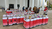 Calon Jemaah Haji di Polman Tandai Kopernya dengan Beragam Benda Unik