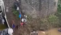 Travel Minibus Terjun ke Sungai di Musi Rawas, 4 Orang Meninggal Dunia