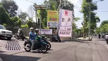 Spanduk Bertuliskan Kaesang untuk Surabaya 2024 Terpasang di Jalan-jalan Kota Pahlawan