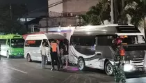 Puluhan Angkutan Umum dan Travel Gelap di Jakarta Timur Ditertibkan