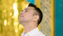 Raffi Ahmad Perbanyak Istigfar dan Salat Taubat Sebelum Pergi Haji