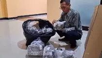 Ratusan Pak Rokok Disita dari Jemaah Asal Sumenep dan Sampang