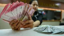 Tekanan Geopolitik dan Faktor Musiman Jadi Penyebab Rupiah Melemah