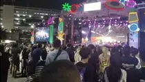 Ribuan Warga Larut dalam Aksi Panggung 2 Band Pembuka Semesta Berpesta di Surabaya