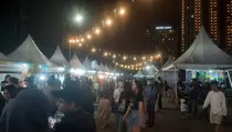 Semakin Malam, Stand Kuliner Semesta Berpesta di Surabaya Diserbu Pecinta Kuliner