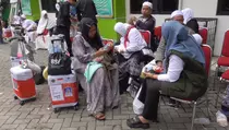 Suasana Haru Sambut Kedatangan 391 Jemaah Haji Asal Kabupaten Tangerang