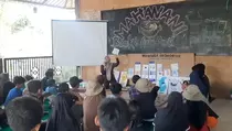 Manfaatkan Liburan Sekolah, Puluhan Pelajar di Kediri Ikuti Belajar Teliti Mikroplastik