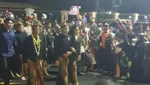 Kirab Pusaka Malam 1 Suro Pura Mangkunegaran, Kaesang Ikut Laku Tapa Bisu Bareng Istri