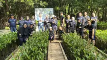 PNM Peduli Tanam 50.000 Pohon Mangrove untuk Tekan Bencana di Pesisir