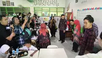 Gibran Puji Uji Coba Makan Bergizi Gratis di Surabaya
