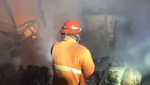Gara-gara Bakar Sampah, Bengkel dan Gudang di Rawalumbu Bekasi Hangus