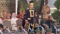 Presiden Jokowi Pakai Baju Adat Kustin yang Terinspirasi dari Kesultanan Kutai Kartanegara