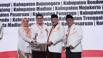 Pasangan Dhito-Dewi Terima Formulir Persetujuan B1-KWK dari PKS