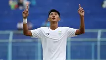 Sembuh dari Cedera, Malik Risaldi Kembali Berlatih Jelang Persebaya Lawan Persita