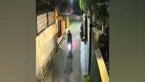 Pelempar Granat ke Rumah Cagub Aceh Bustami Hamzah Terekam CCTV
