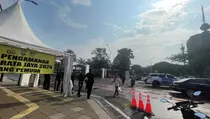 Jelang Misa Kudus Paus Fransiskus, Suasana di Luar GBK Terpantau Sepi
